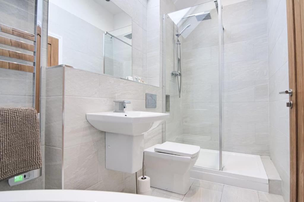 Hoxne Cottages - Daisy Cottage With Private Hot Tub يورك المظهر الخارجي الصورة